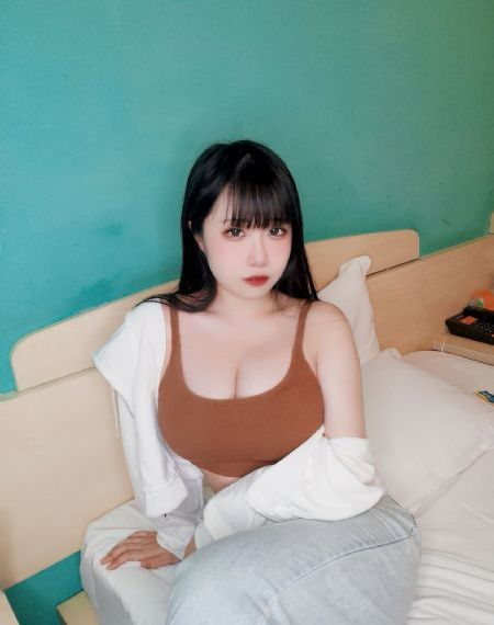 在线制服丝袜日本无码_完整版BD高清中字