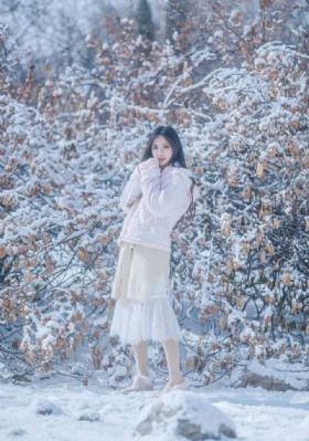 欧美清纯女歌手_剧情片免费观看韩国